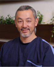 staff_1 院長 関 昌弘